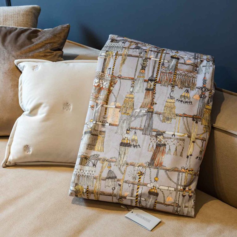 Plaid imbottito con stampa a pannello